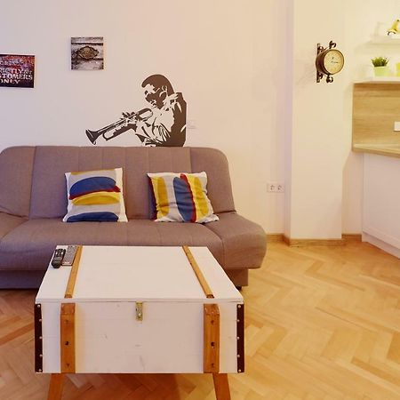 *The Cosmopolitan* Apartment Sofia Bagian luar foto